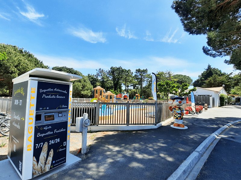 Camping APV Antioche au Bois Plage en Ré - Distributeur à pain