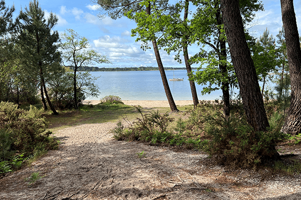 Sanguinet Lake swimming