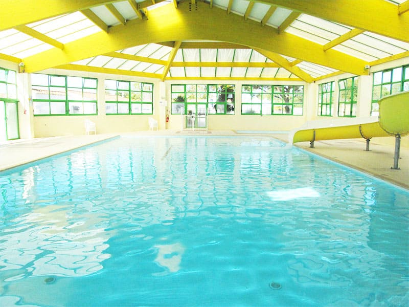 Piscine couverte Camping Vendée Moncalm Vendée Angles 