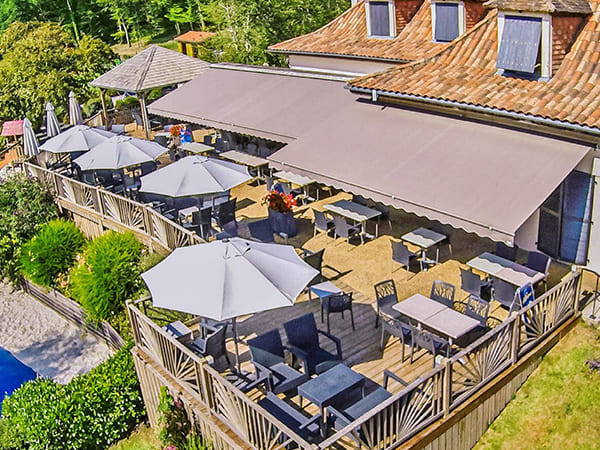 Camping Dordogne · Terrasse panoramique · La Pélonie