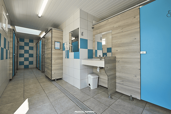 Sanitaires Camping Plijadur 4*